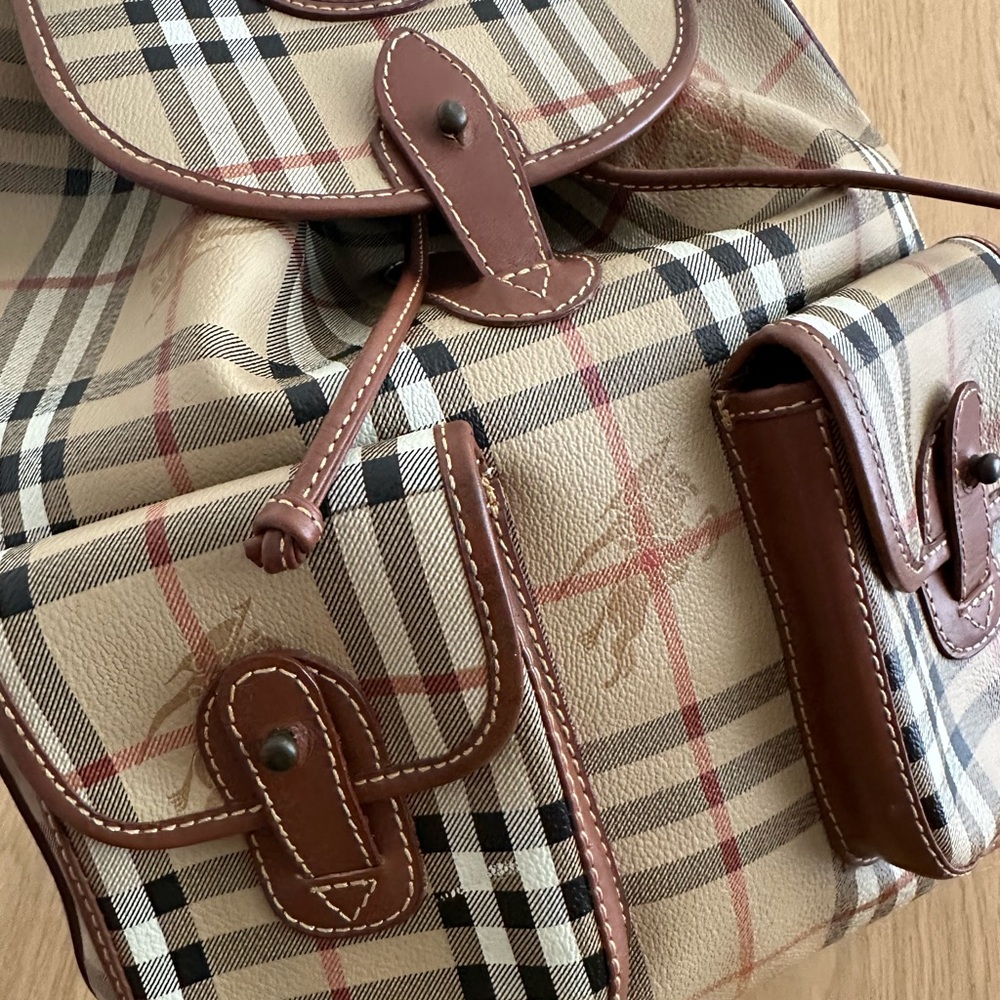 Burberrys Vintage Backpack With COA - Picture 12 of 17
